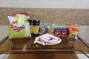  بسته معیشتی شب یلدا میان کارکنان شبکه بهداشت و درمان شهرستان زرقان توزیع شد