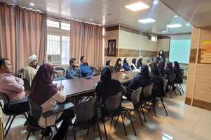 برگزاری کارگاه آموزشی «مداخلات روانی ـ اجتماعی در بحران» ویژه مشاورین دستگاه های اداری شهرستان زرقان به مناسبت هفته سلامت 