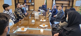 برگزاری نشست با خانواده ایثارگران شاغل در شبکه زرقان بمناسبت گرامیداشت روز شهید